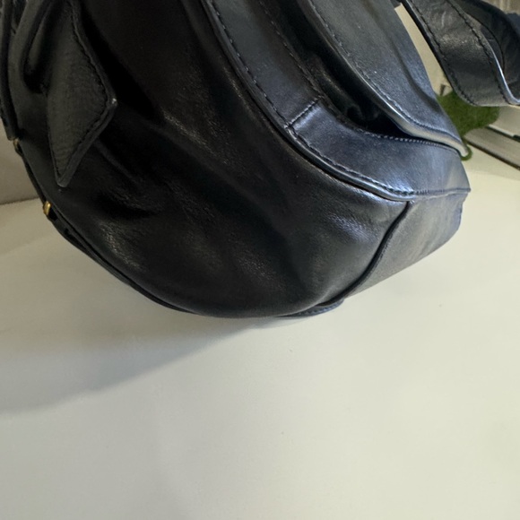 Fossil black leather bag with removable crossbody bag and gold hard ware - Picture 9 of 12